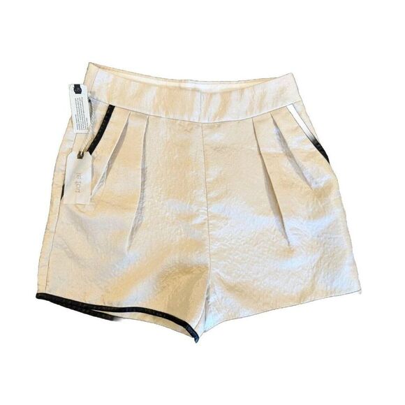 Wilfred Le Fou High Rise Partiment Shorts in Beige NWT Size 8 - Picture 1 of 10